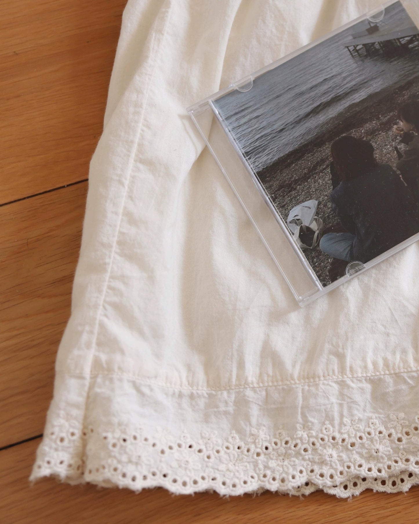 ミルキーレースレトロスカート 10116