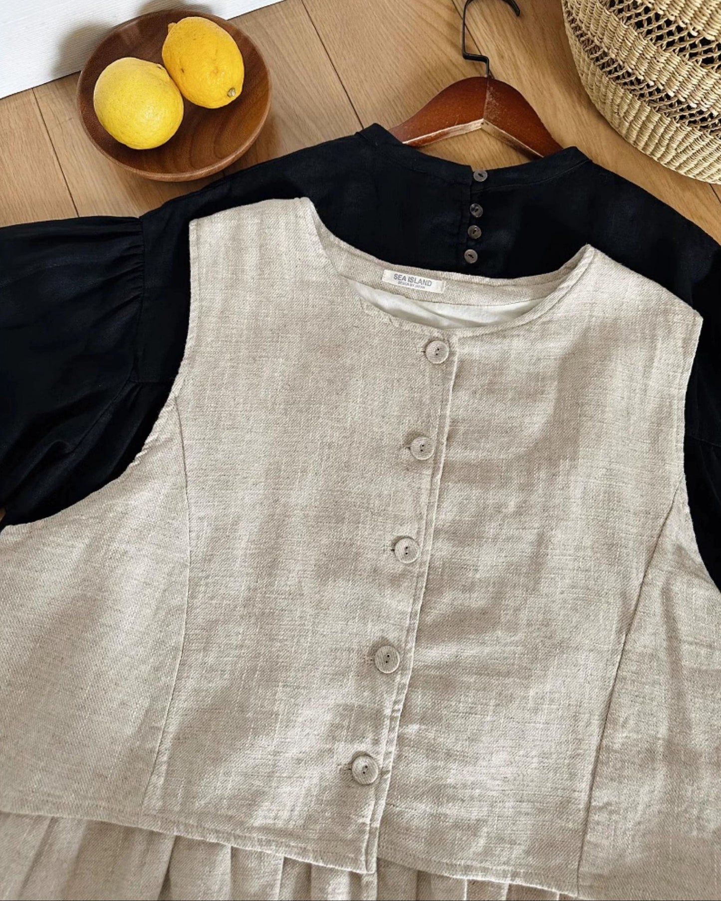 ラウンドネックフリルベスト 10082