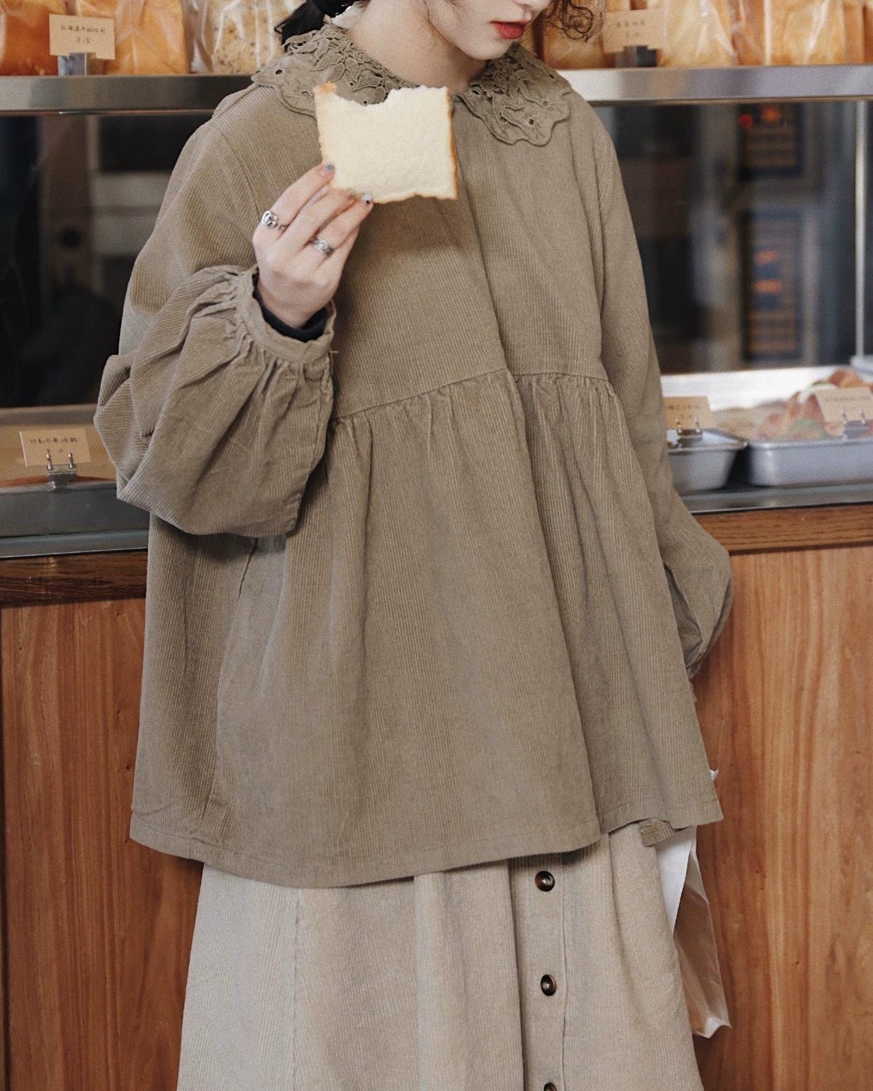 ナチュラルニュアンス レースカラーブラウス 10106