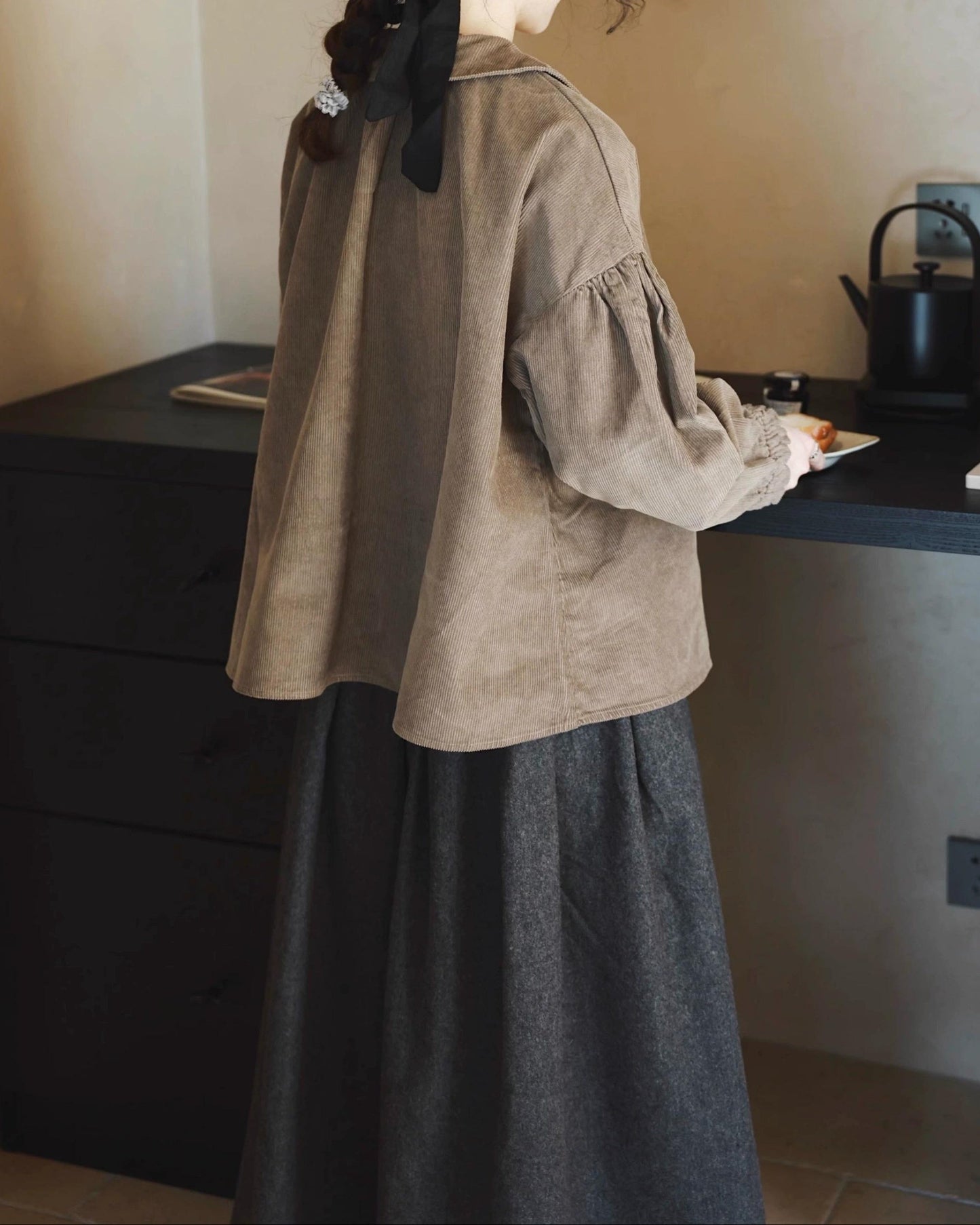 ラウンドカラーフレアブラウス 10071