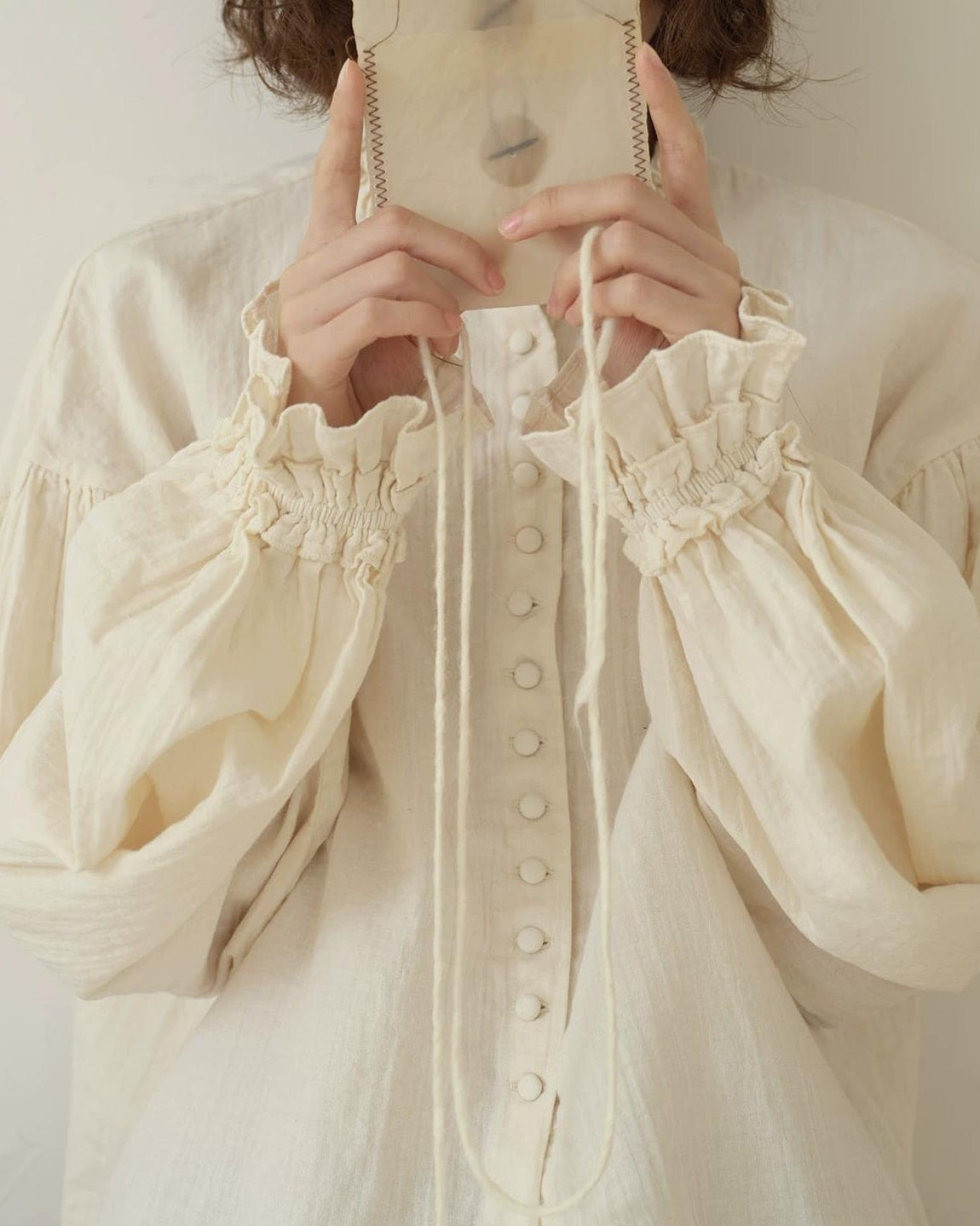 フローティフリルパフスリーブブラウス 10195