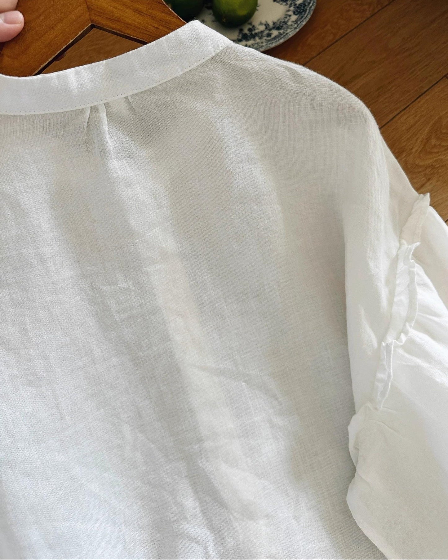 バンドカラーパフスリーブフリルブラウス 10004