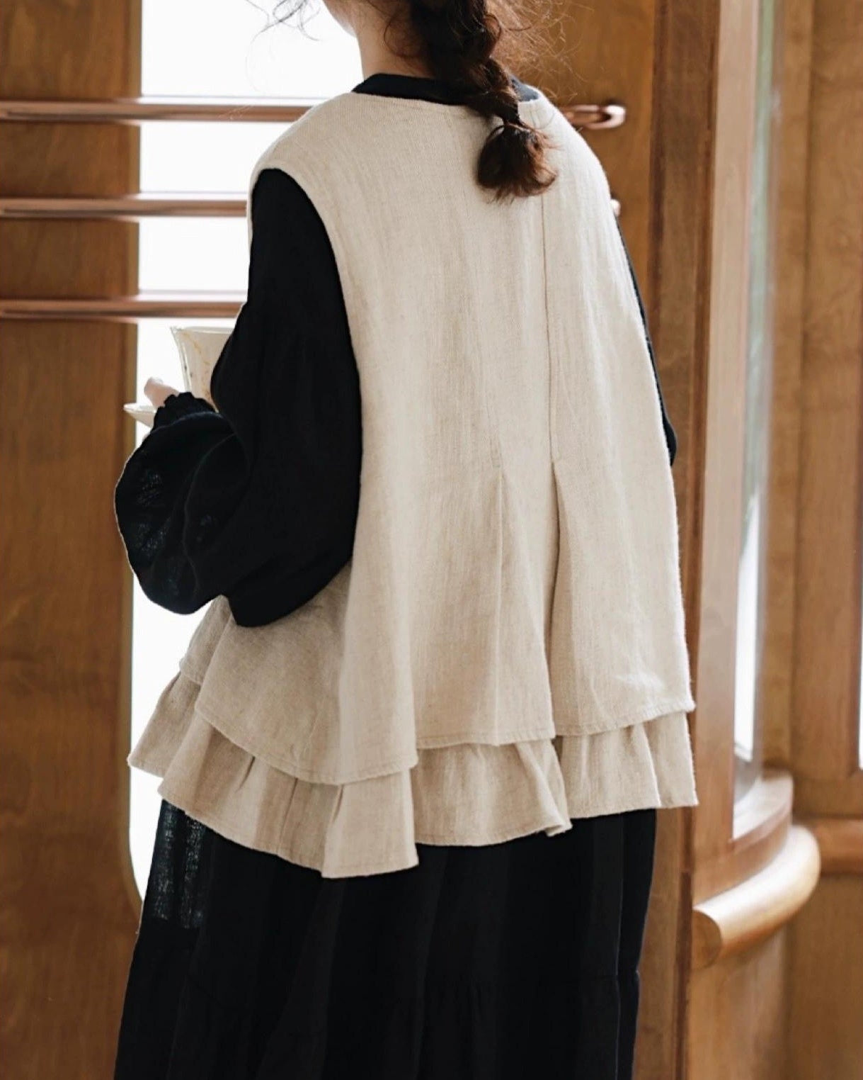 ラウンドネックフリルベスト 10082