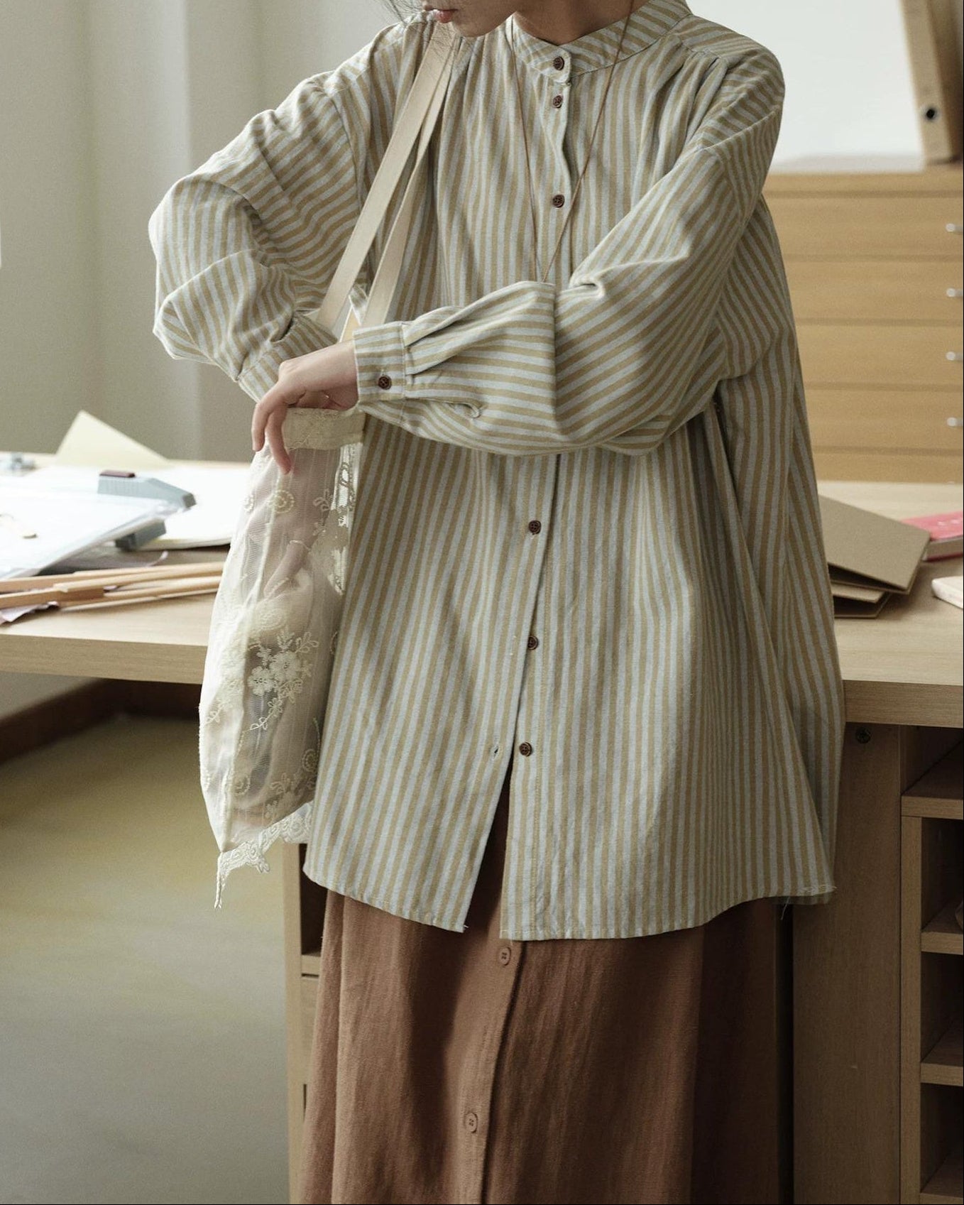 ノルヴァリーナロングバンドカラーストライプブラウス 10298