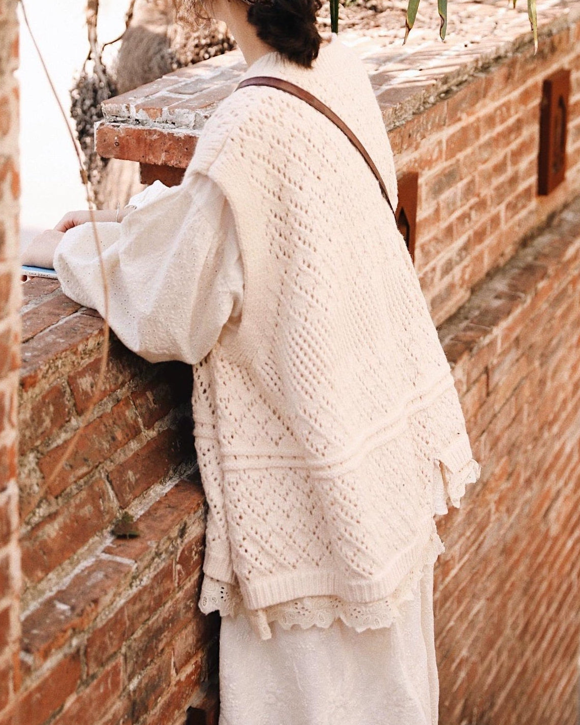 ホールパターンレース ニットベスト 10121