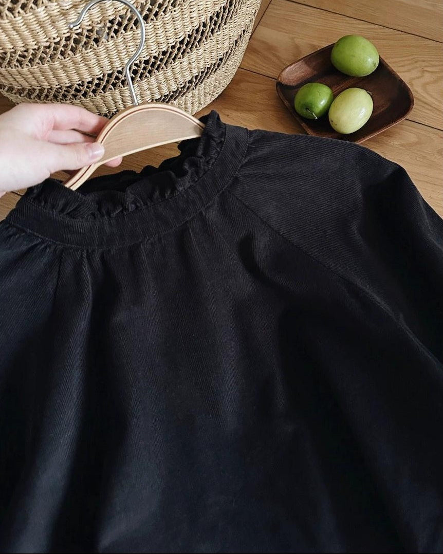 フリルネックバックボタンブラウス 10010