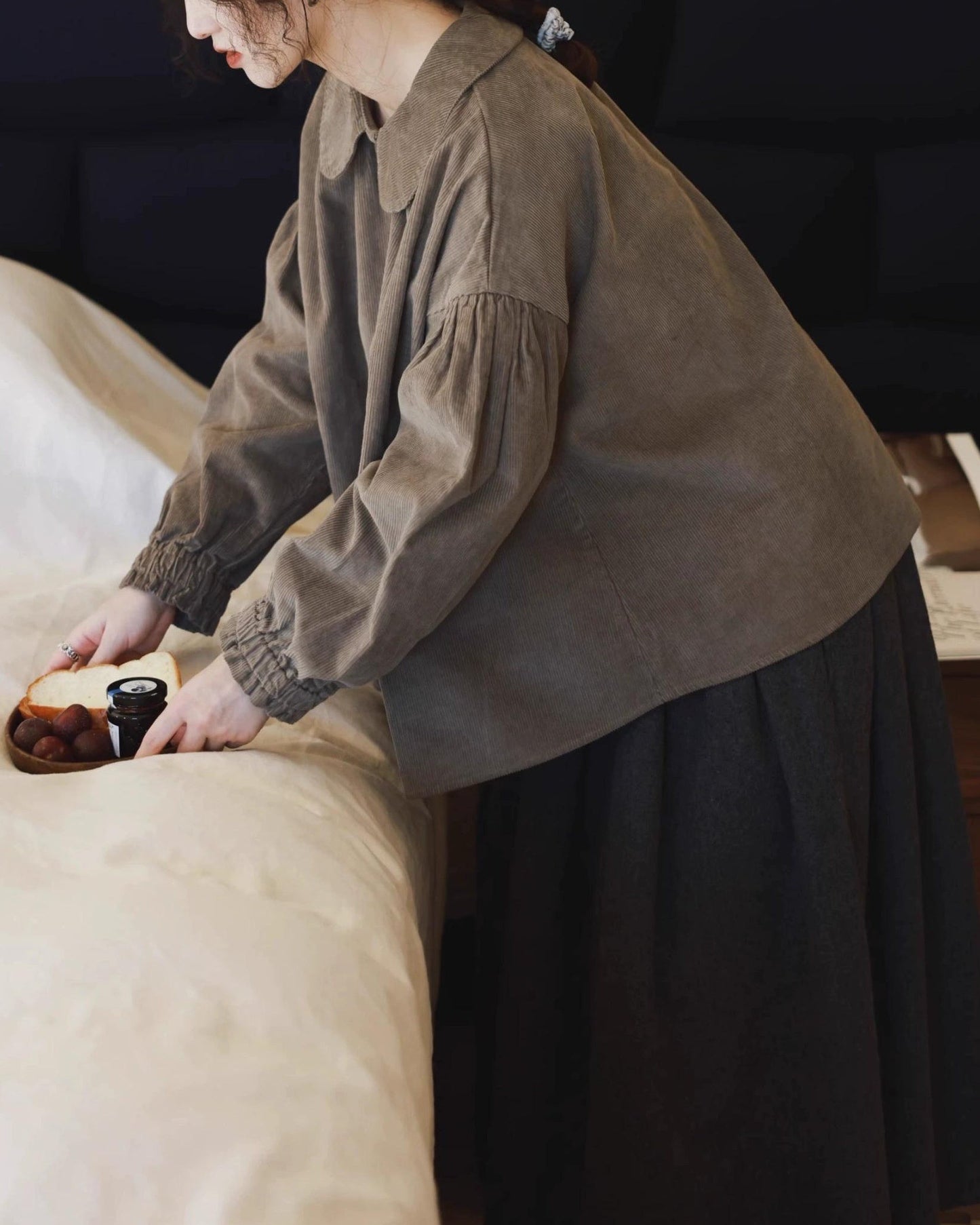 ラウンドカラーフレアブラウス 10071