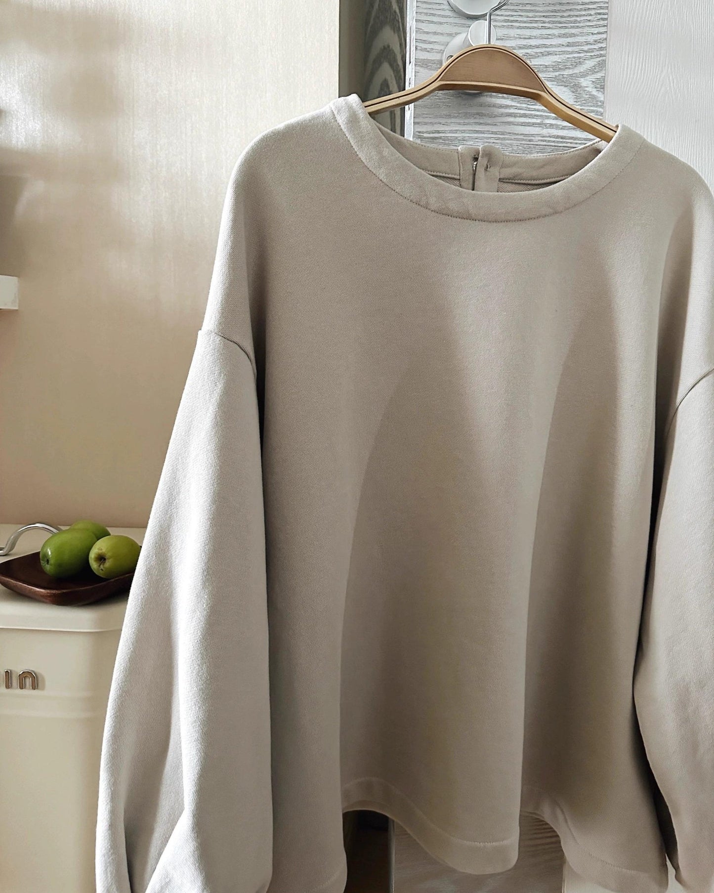 ラウンドネックパフスウェットプルオーバー 10066