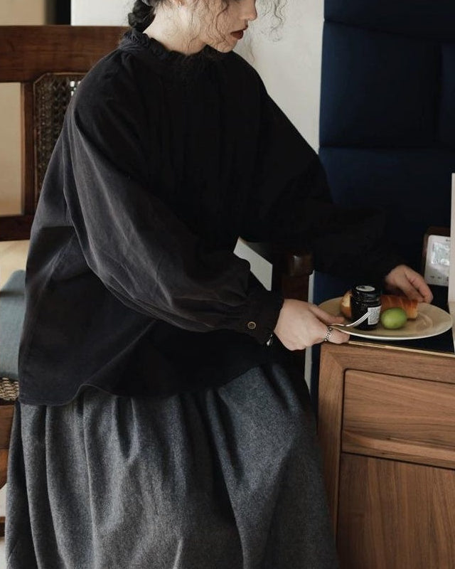 フリルネックバックボタンブラウス 10010