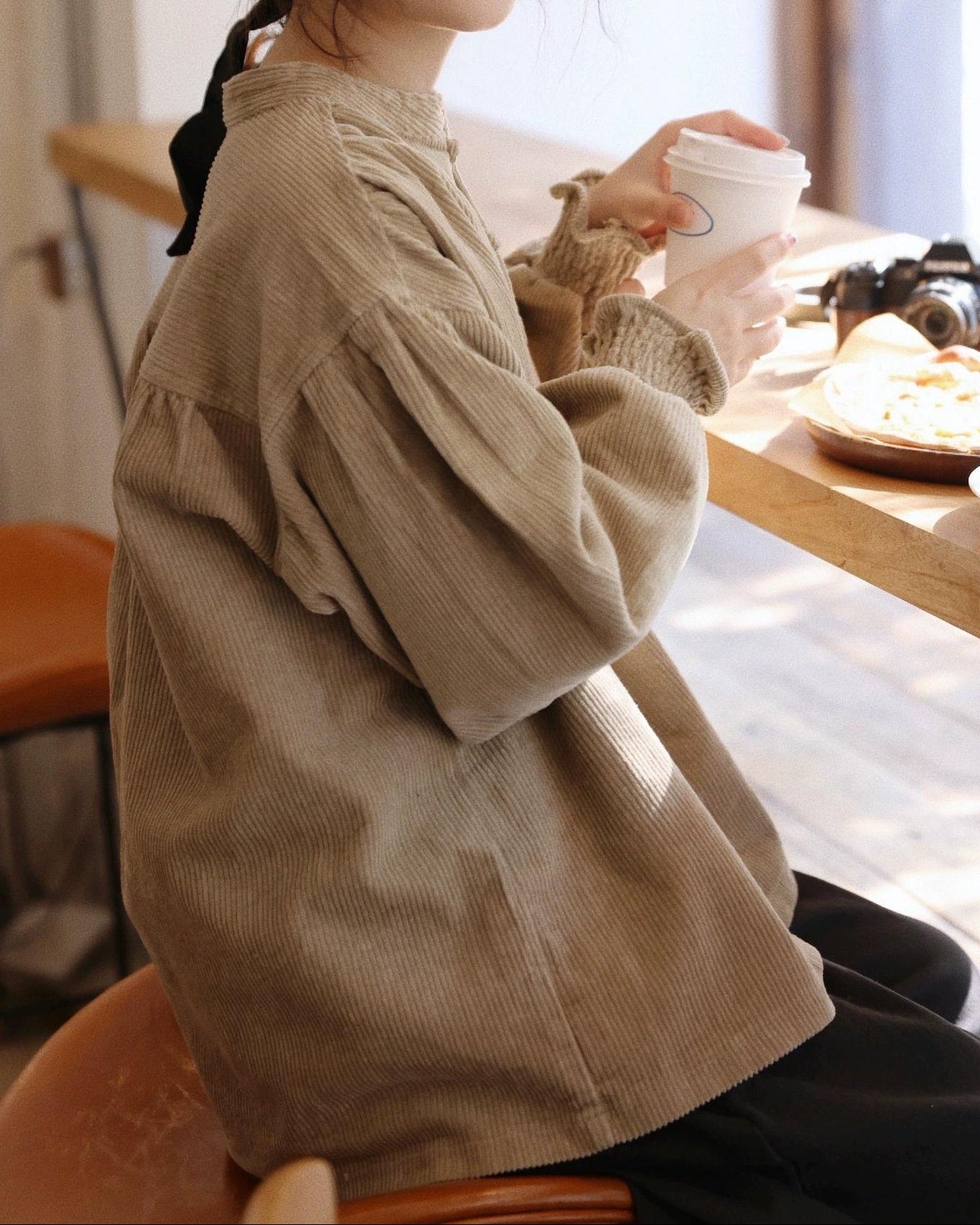 ナチュラルテクスチャーノーカラーブラウス 10102