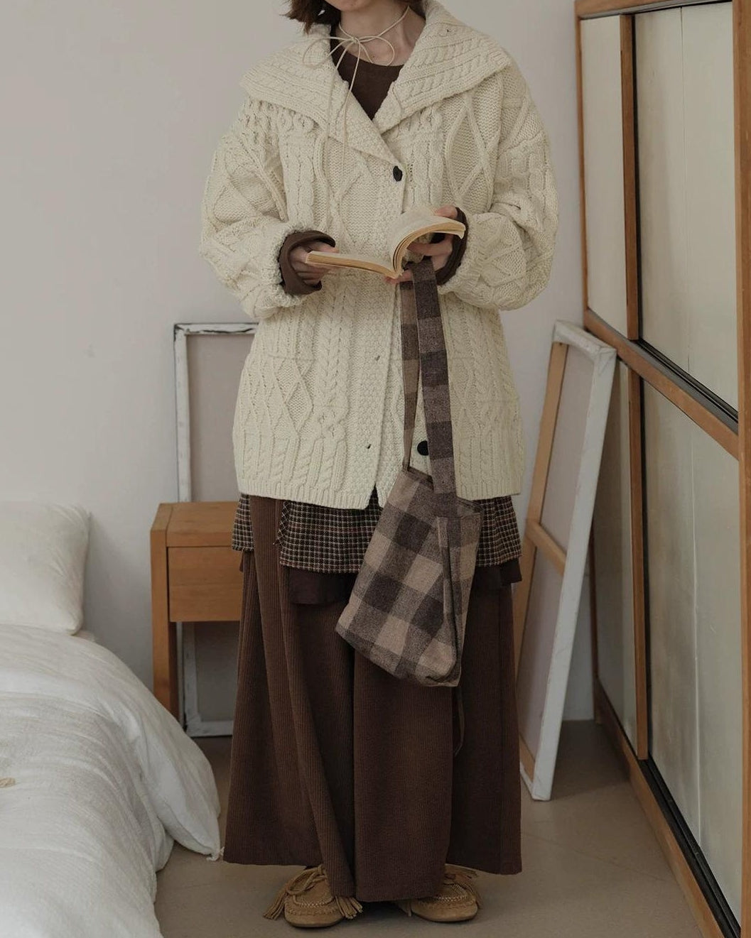 ヒュッゲラペルケーブルニットカーディガン 10155