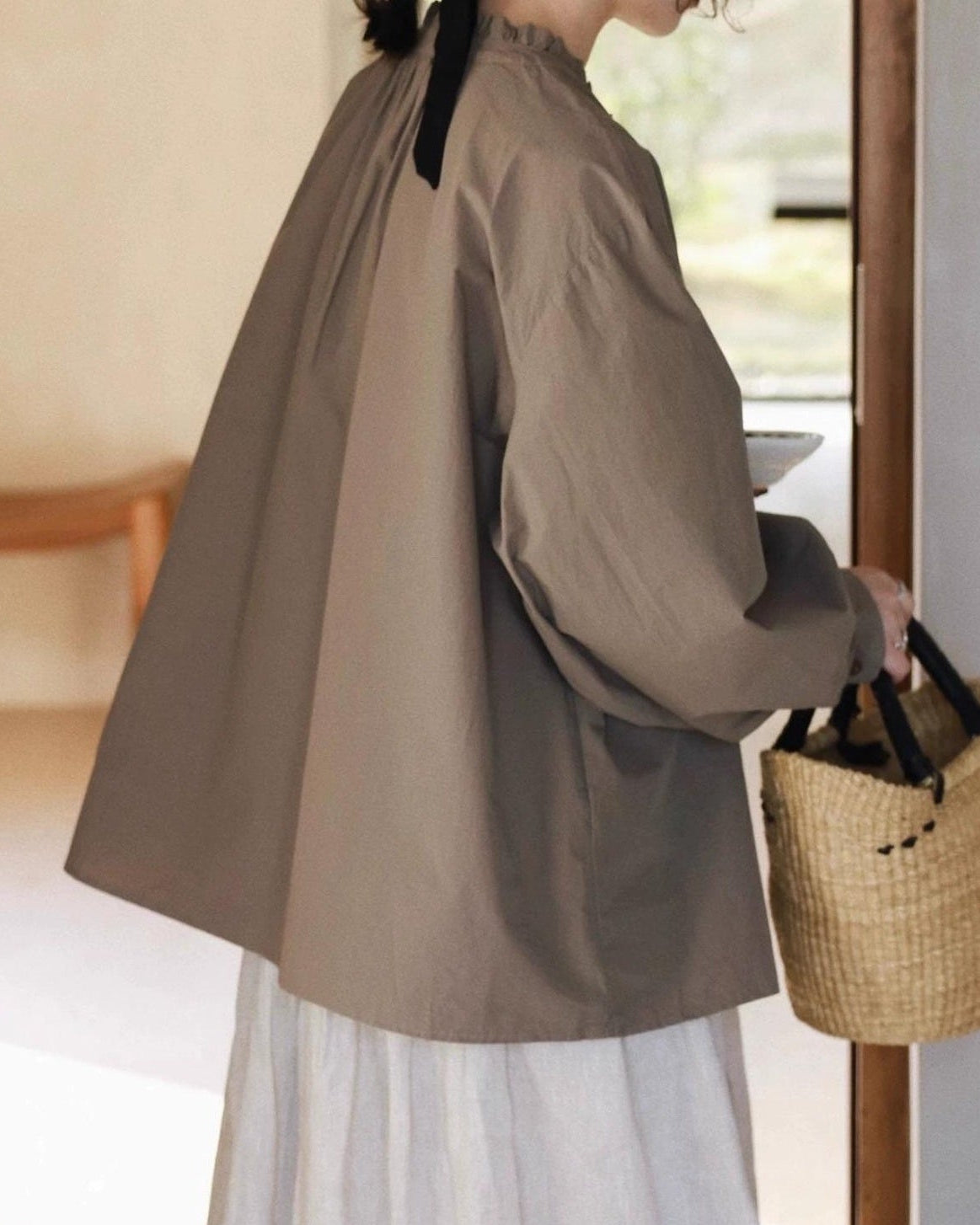 フリルカラーフレアブラウス 10023