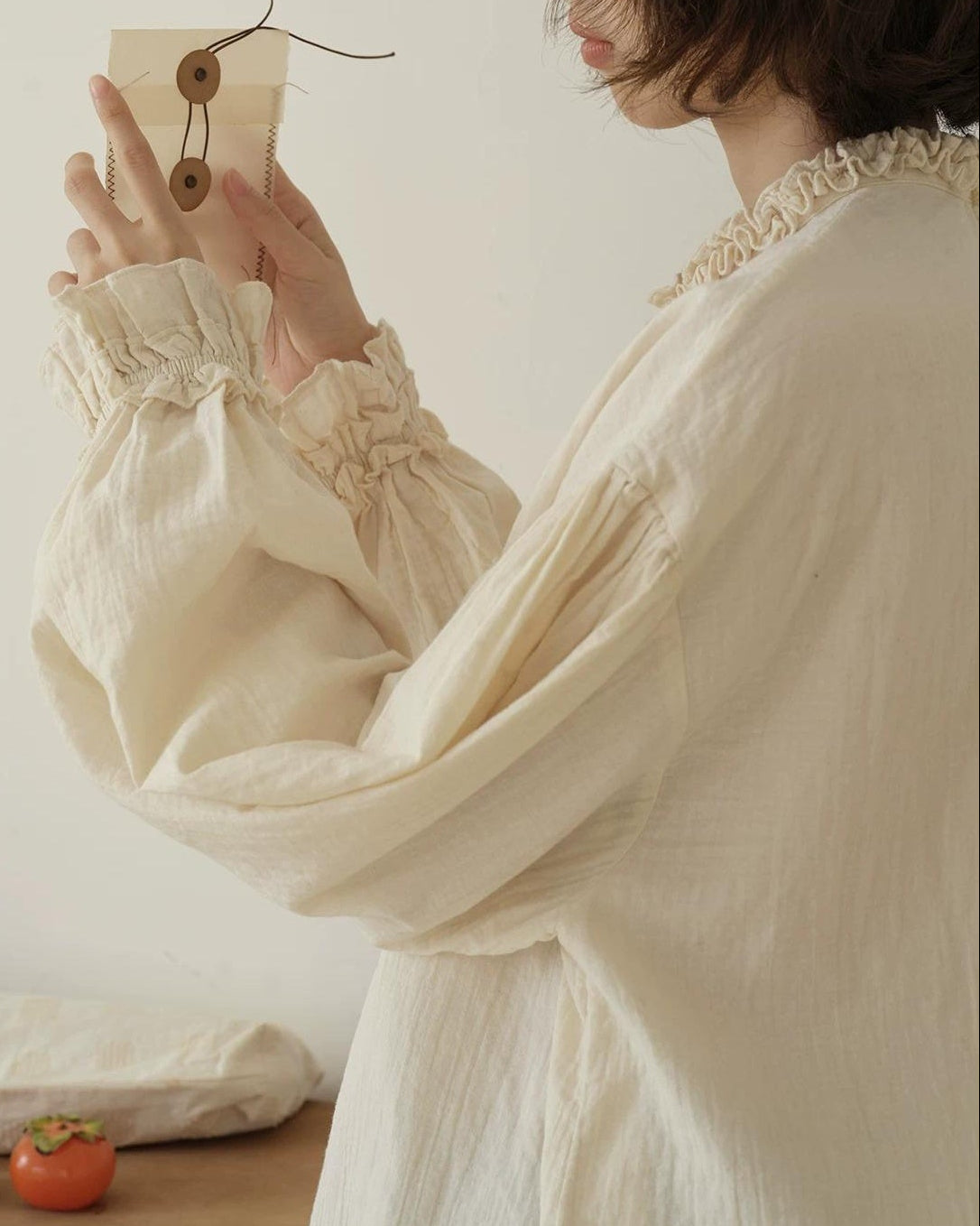 フローティフリルパフスリーブブラウス 10195