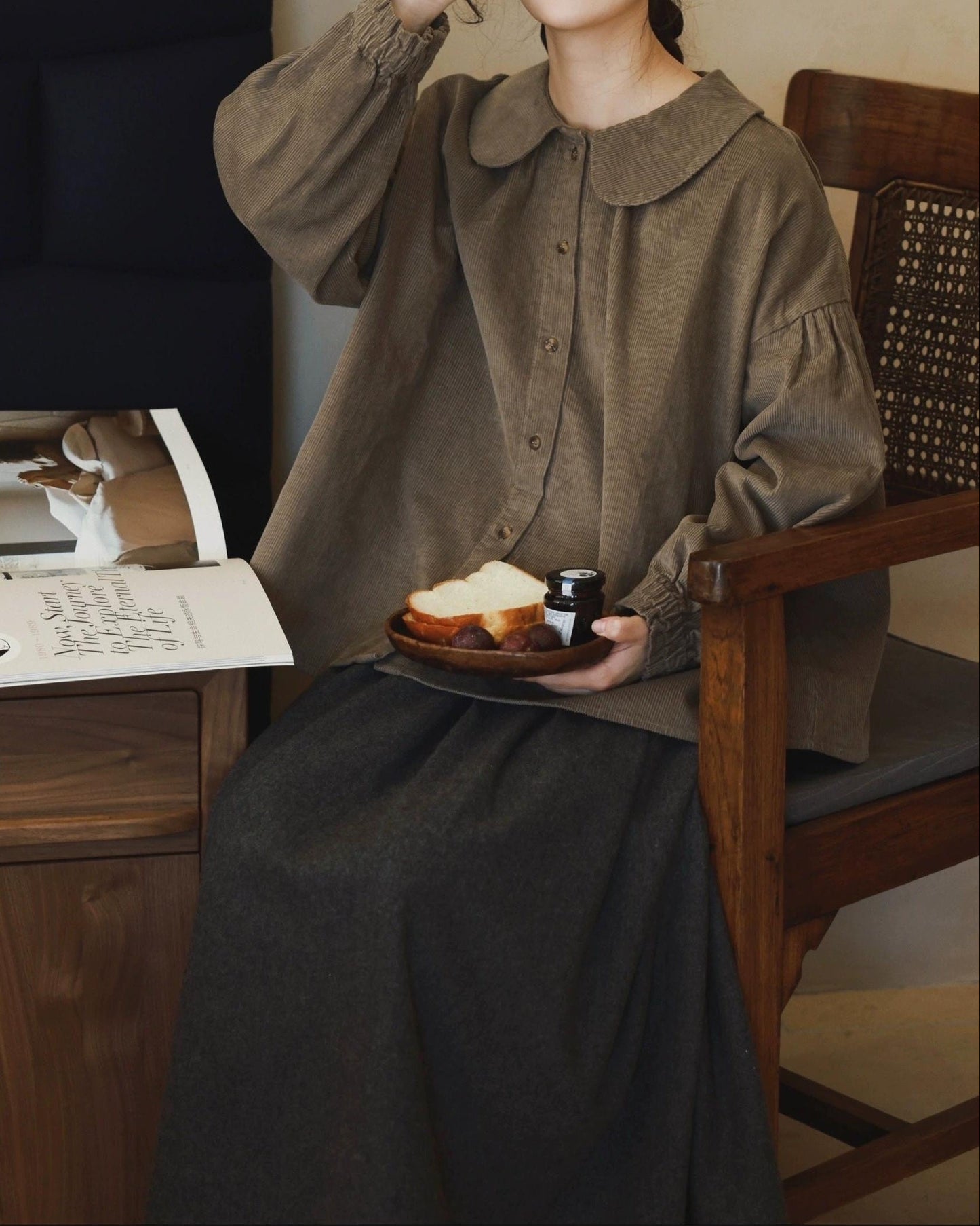 ラウンドカラーフレアブラウス 10071