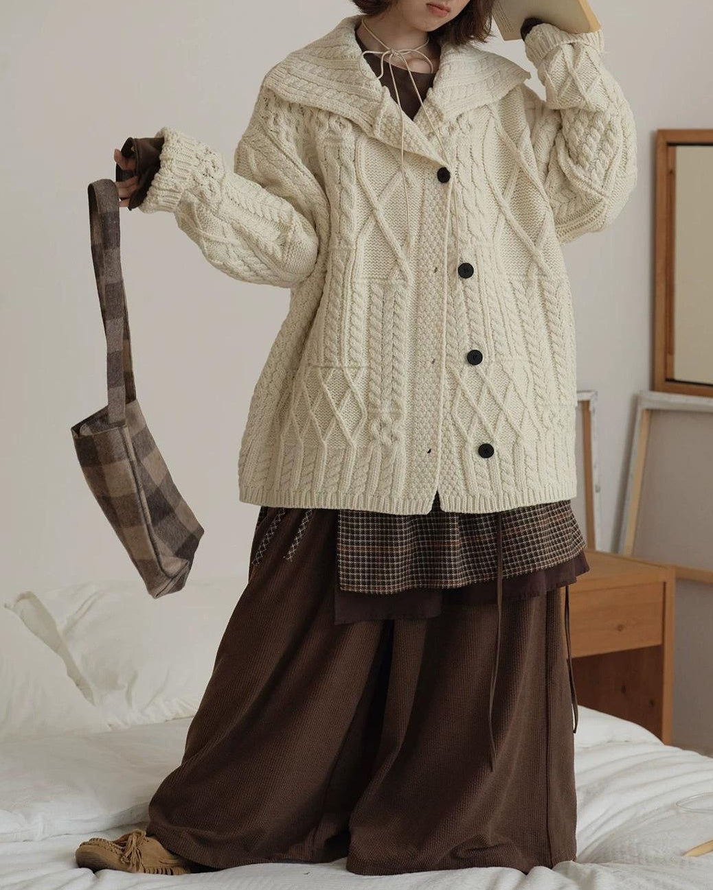 ヒュッゲラペルケーブルニットカーディガン 10155