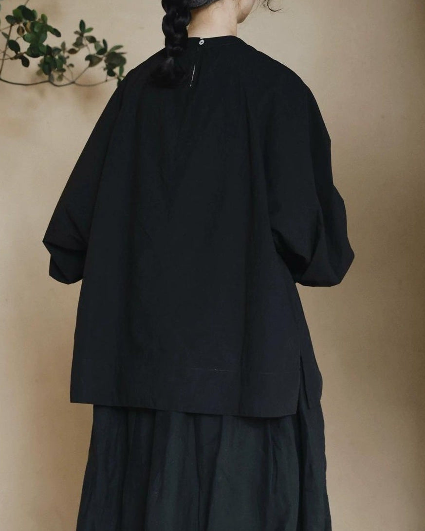 バンドカラーバックボタンブラウス 10011