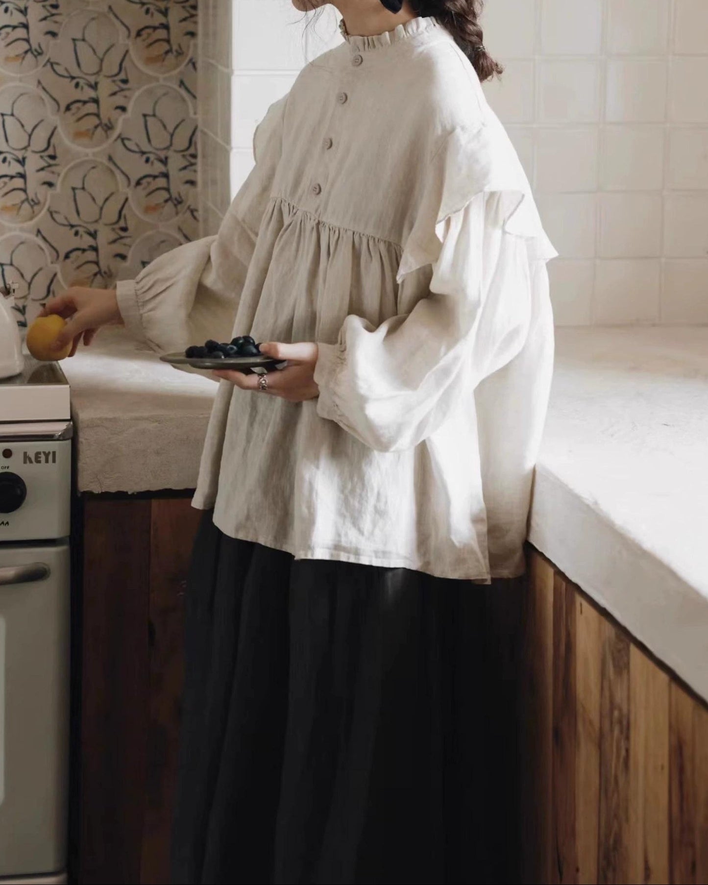 ハーフボタンフリルルミブラウス 10084