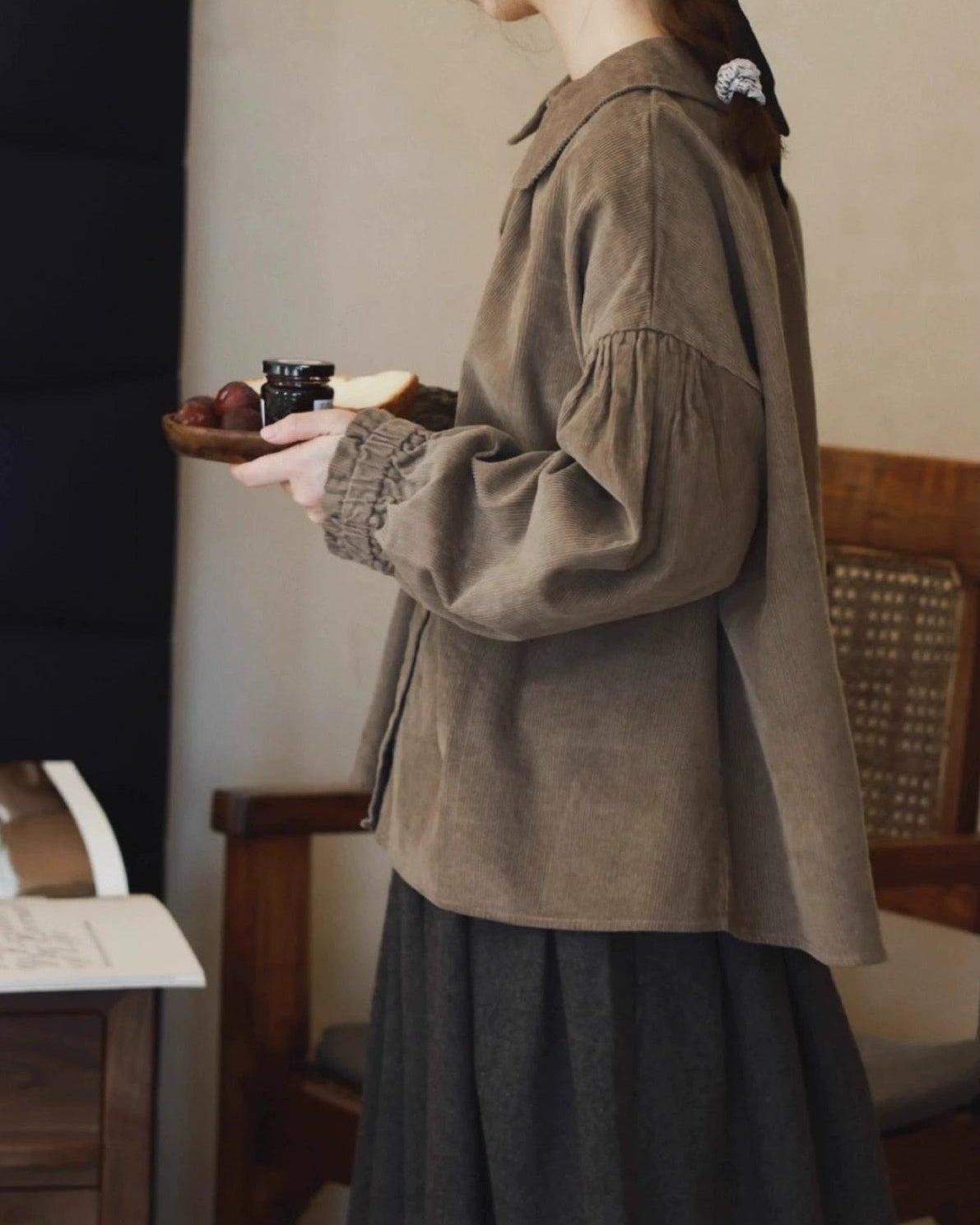 ラウンドカラーフレアブラウス 10071