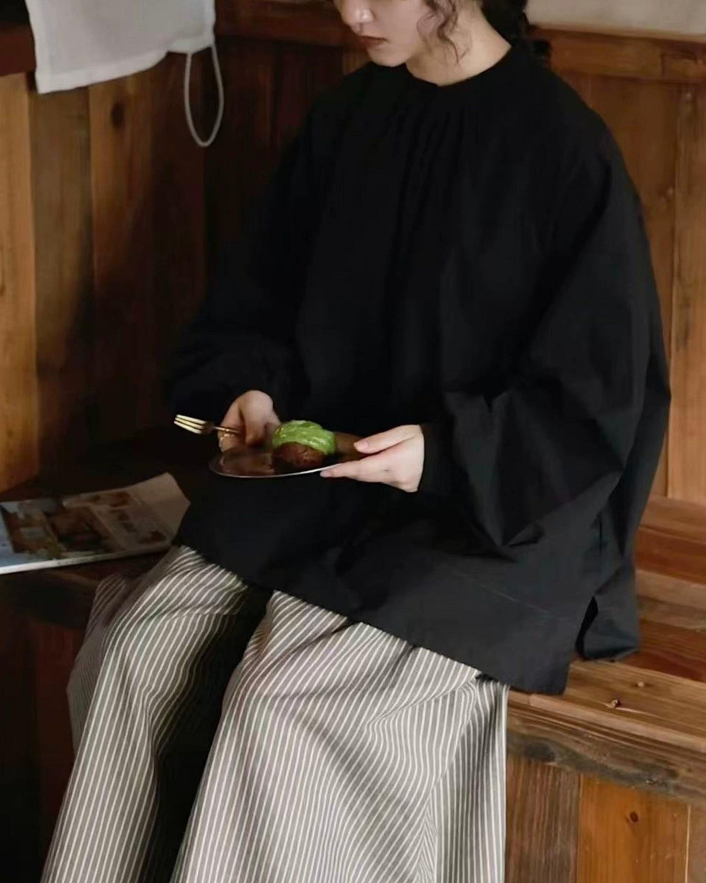 バンドカラーバックボタンブラウス 10011