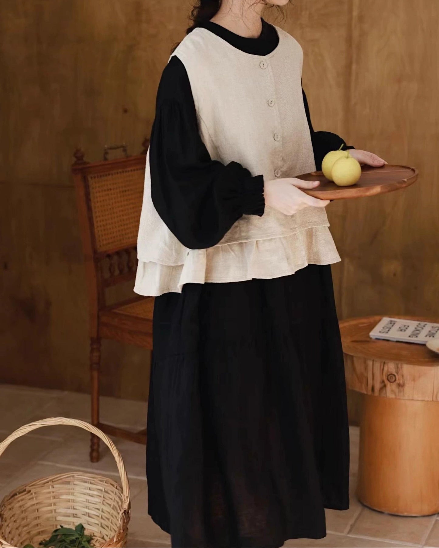 ラウンドネックフリルベスト 10082