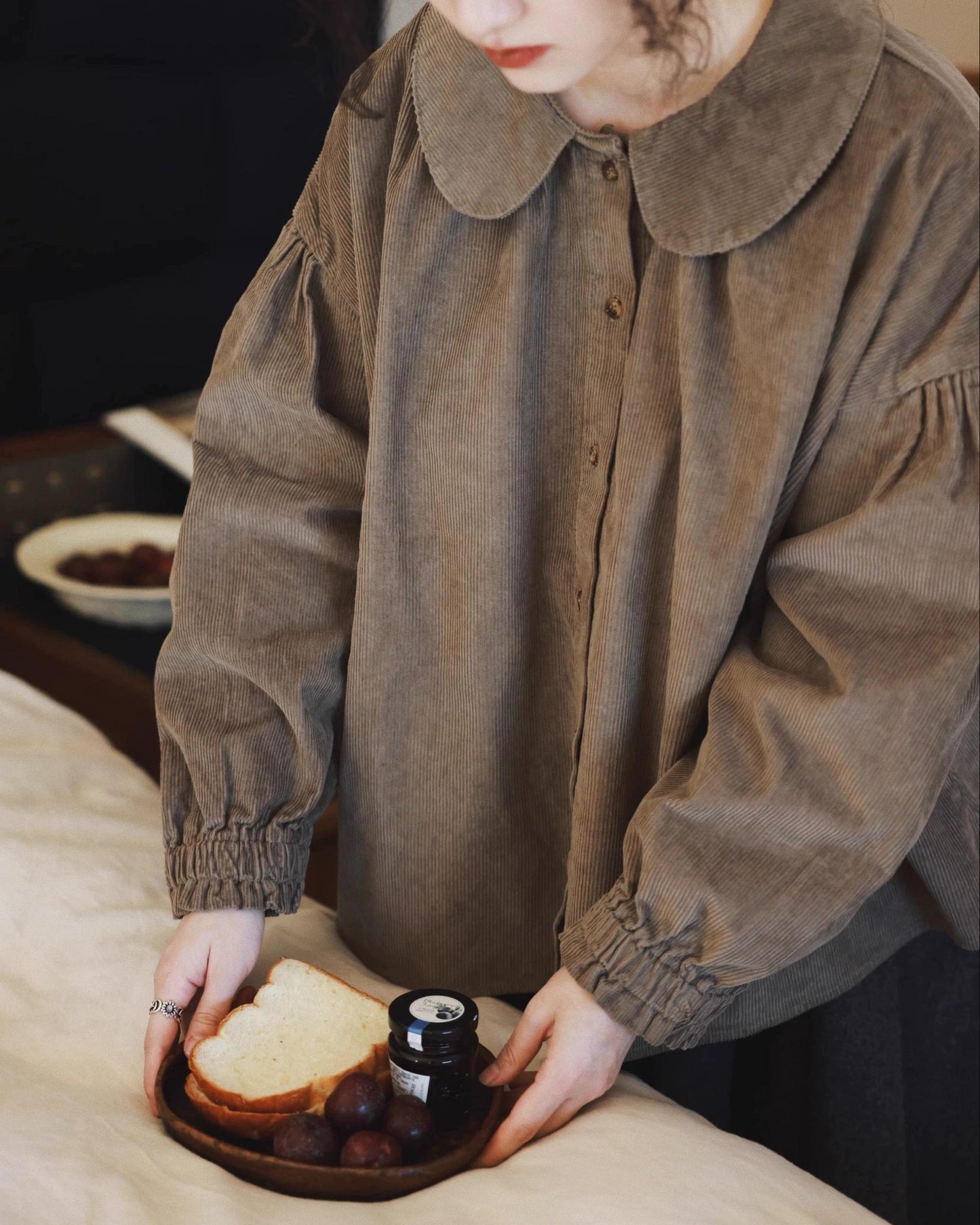 ラウンドカラーフレアブラウス 10071