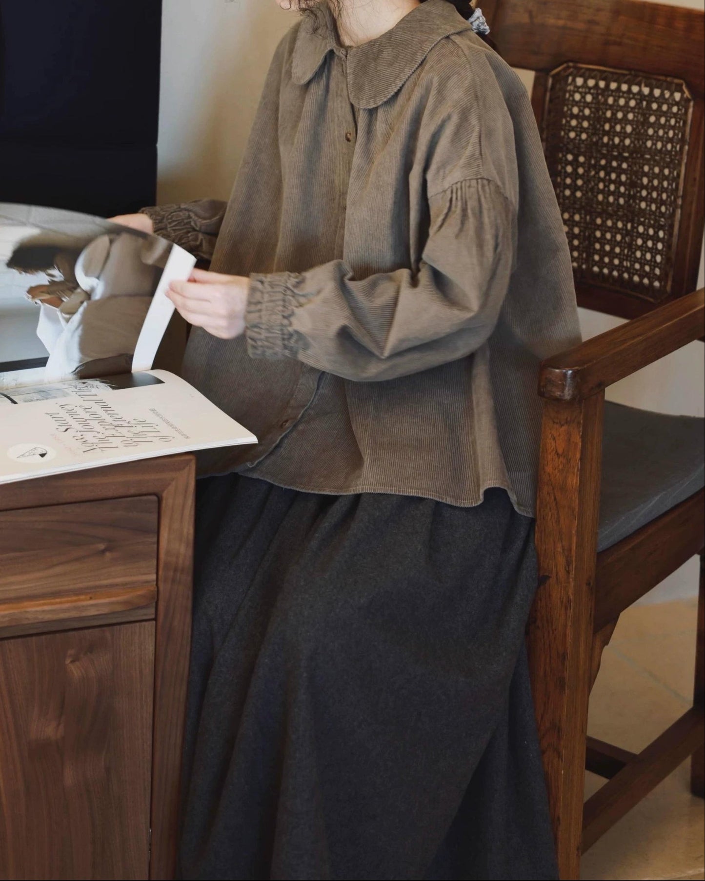 ラウンドカラーフレアブラウス 10071