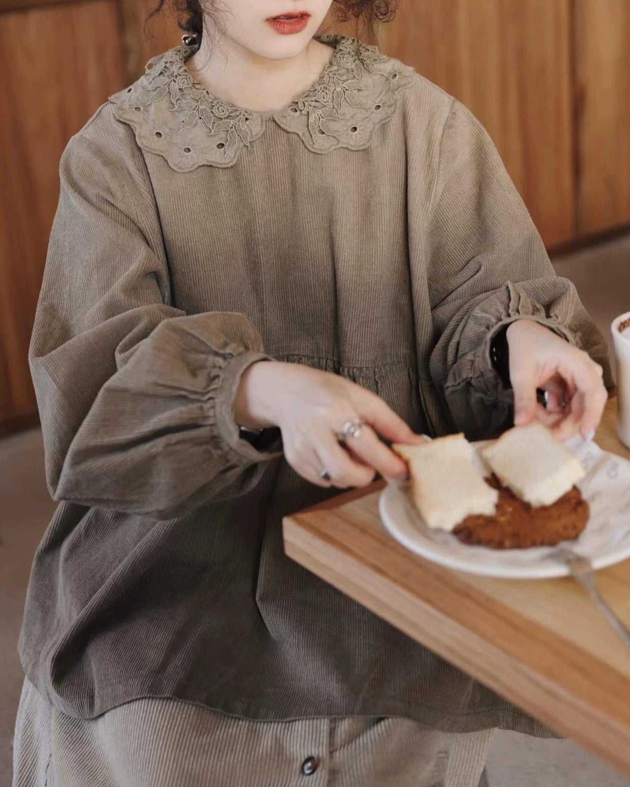 ナチュラルニュアンス レースカラーブラウス 10106