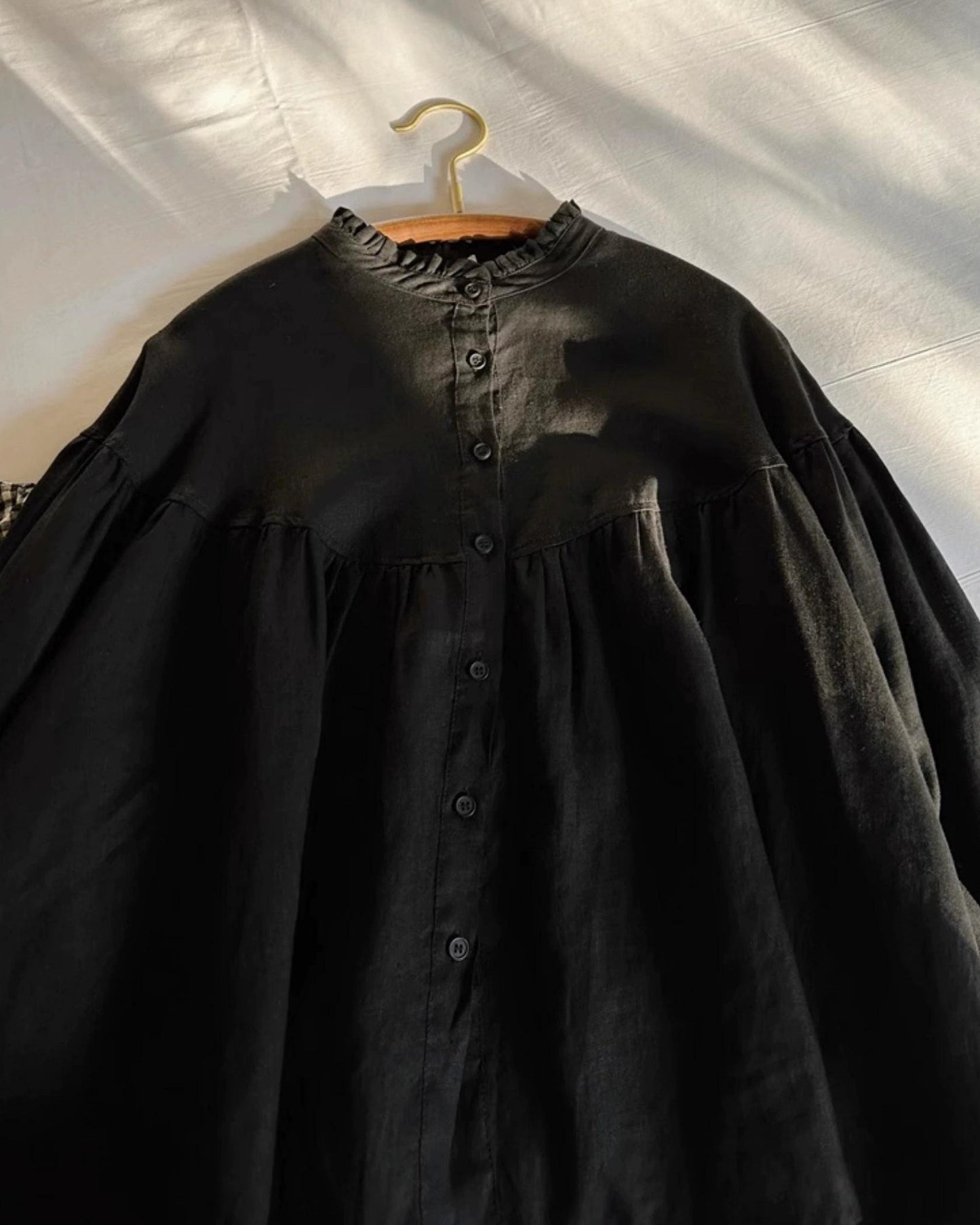 フリルネックフレアブラウス 10057