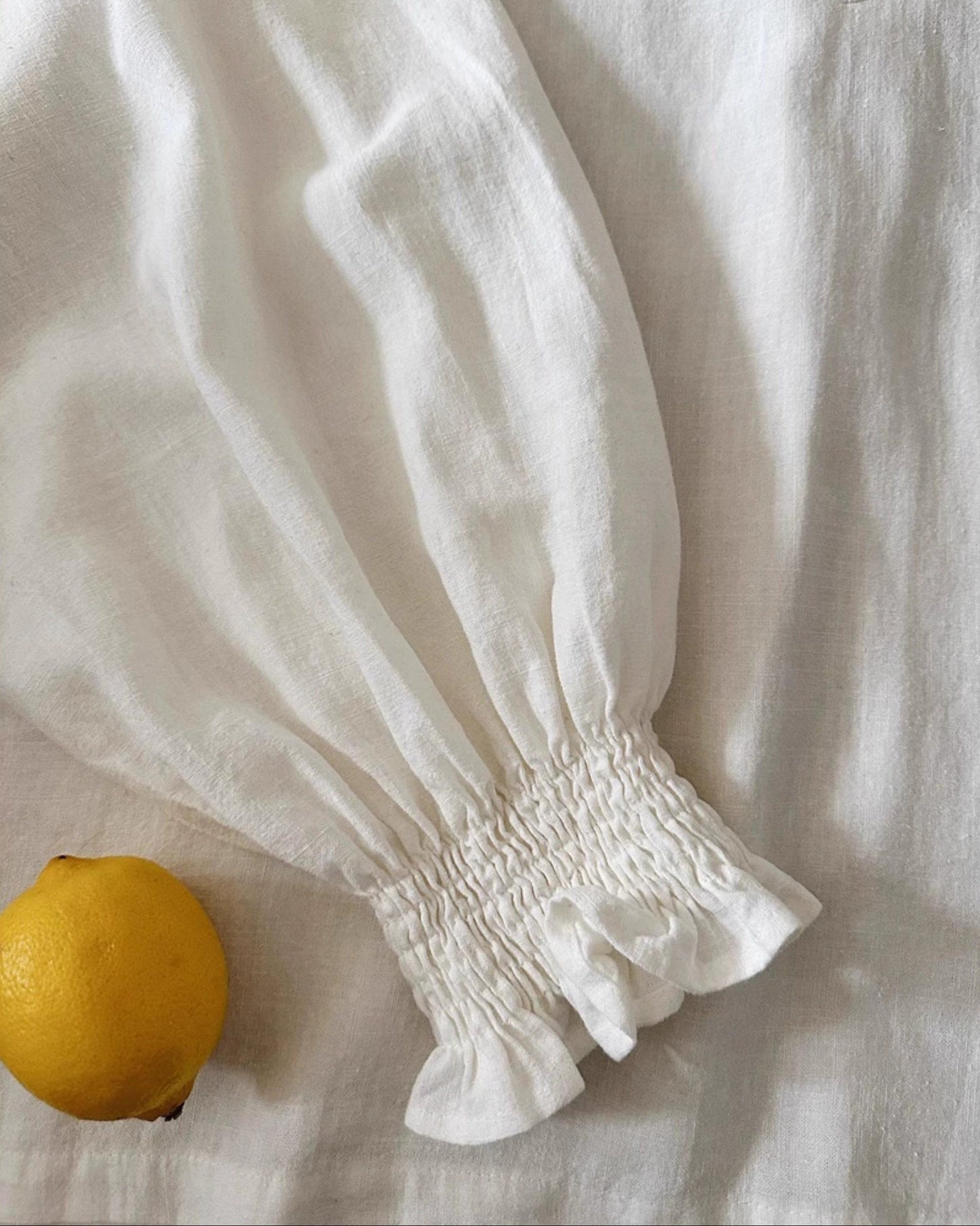 ハーフボタンアコーディオンプリーツブラウス 10053