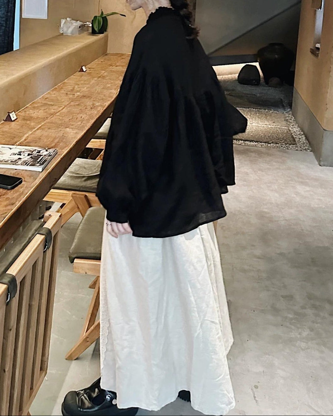 フリルネックフレアブラウス 10057