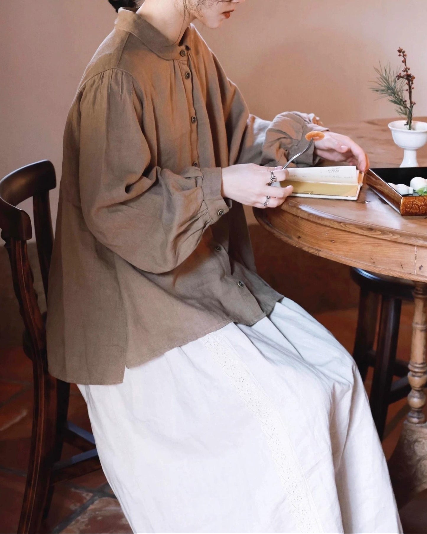 ラウンドカラーリラックスパフブラウス 10052