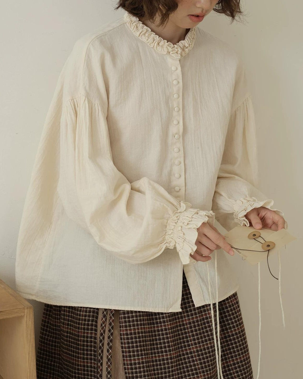 フローティフリルパフスリーブブラウス 10195