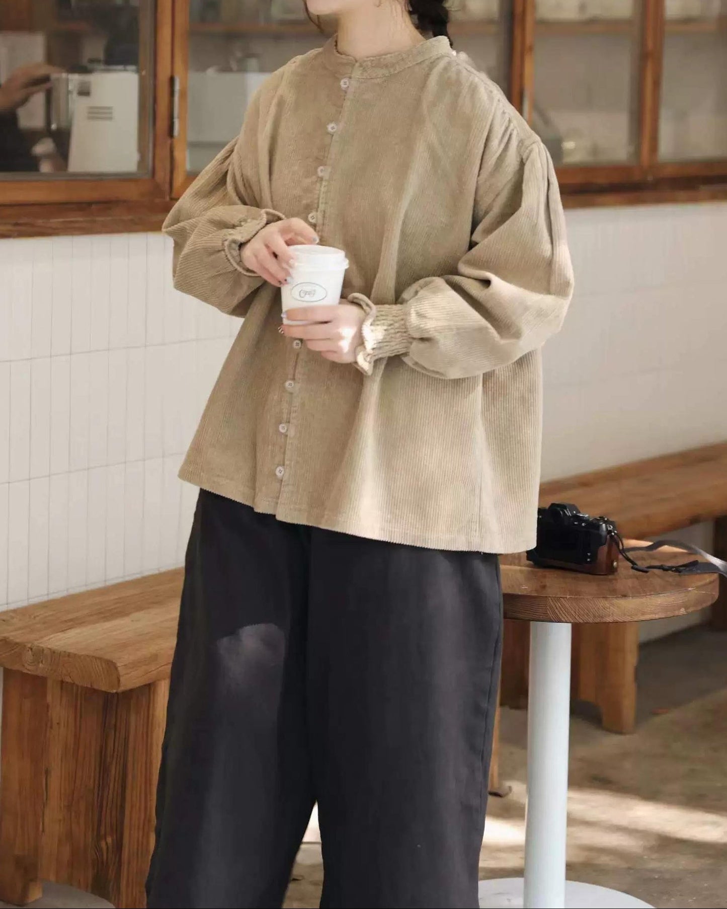 ナチュラルテクスチャーノーカラーブラウス 10102