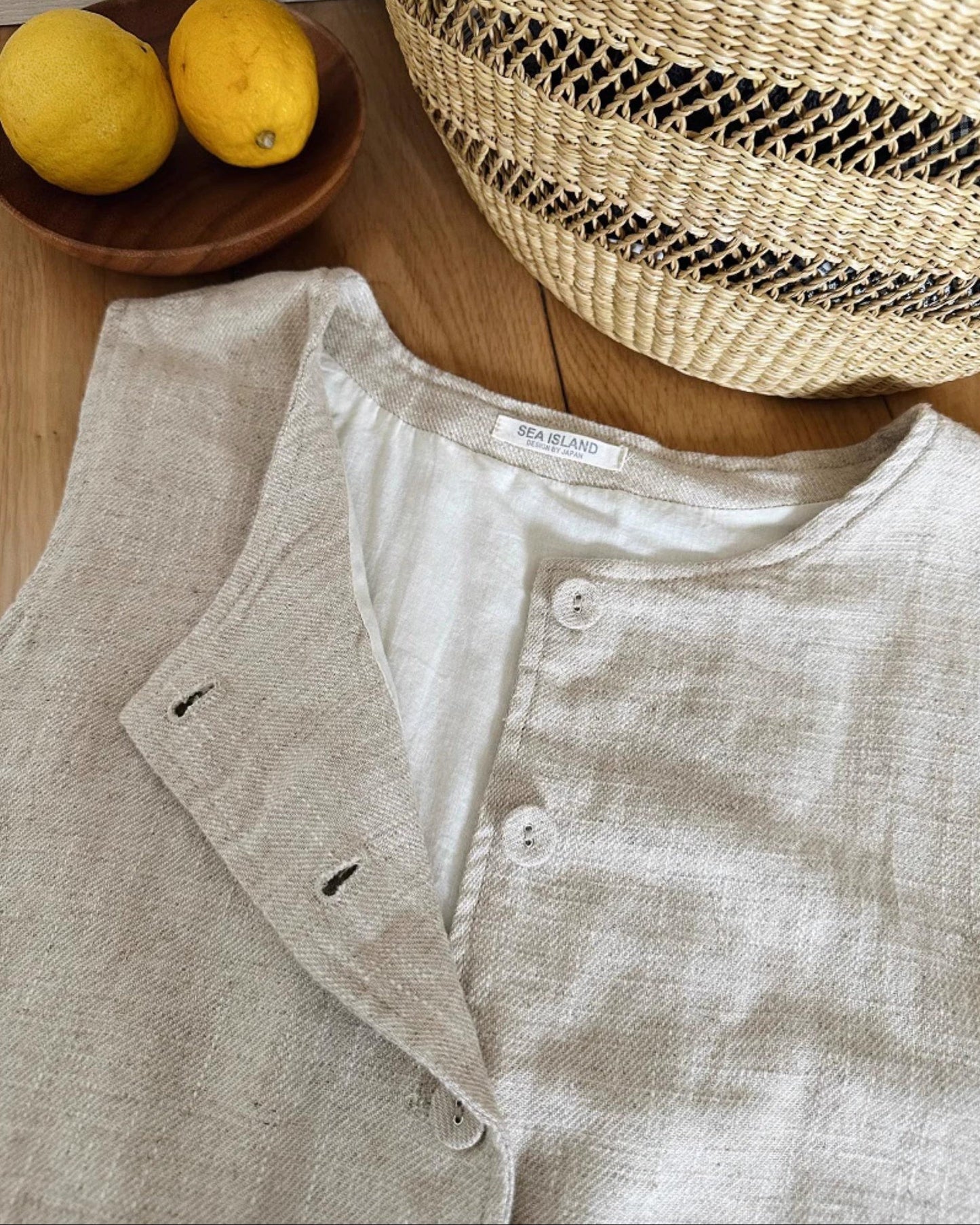 ラウンドネックフリルベスト 10082