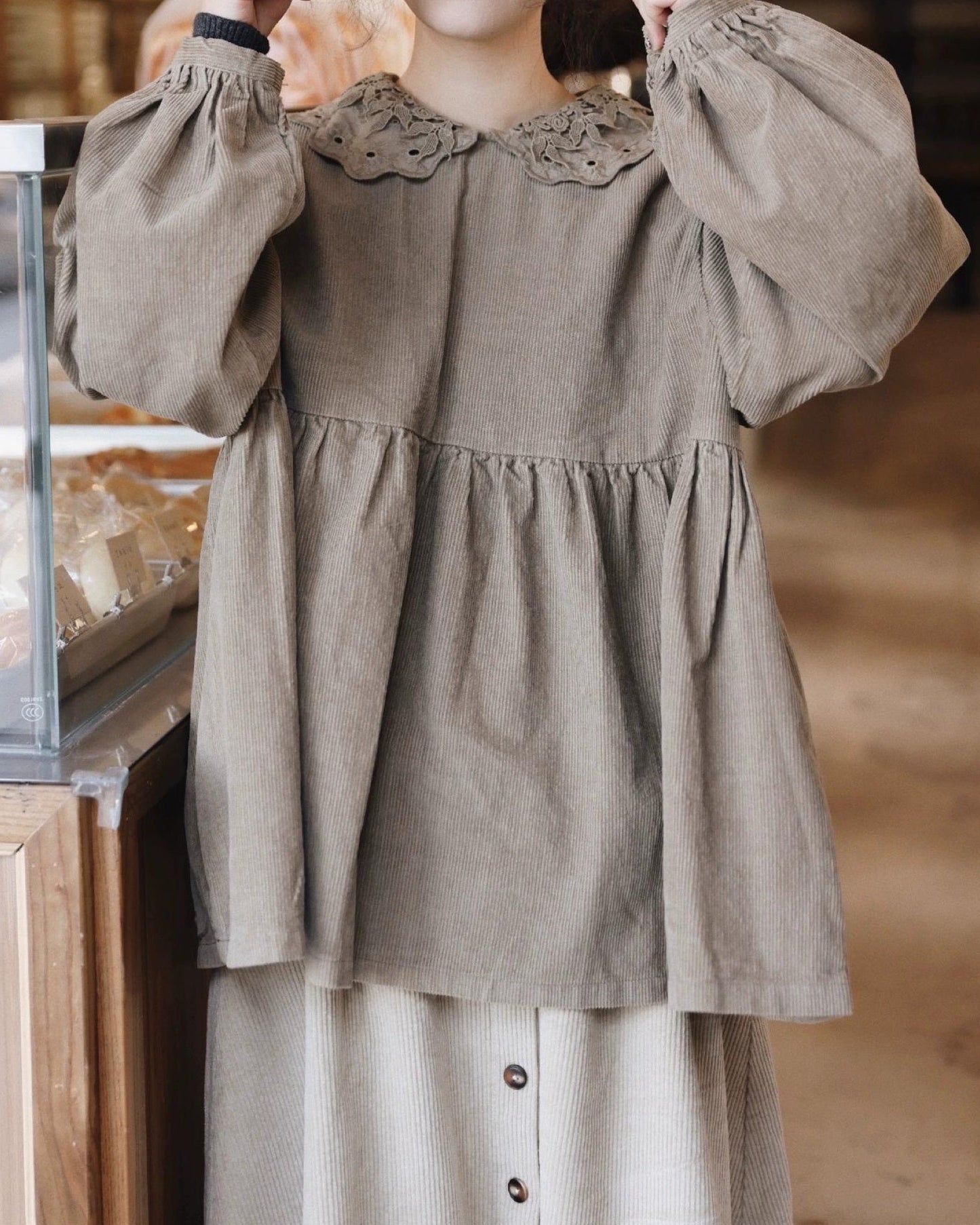 ナチュラルニュアンス レースカラーブラウス 10106